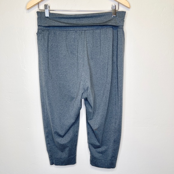 Patagonia | Trail Beta Eco Rollover Waist Capri's - Picture 5 of 15